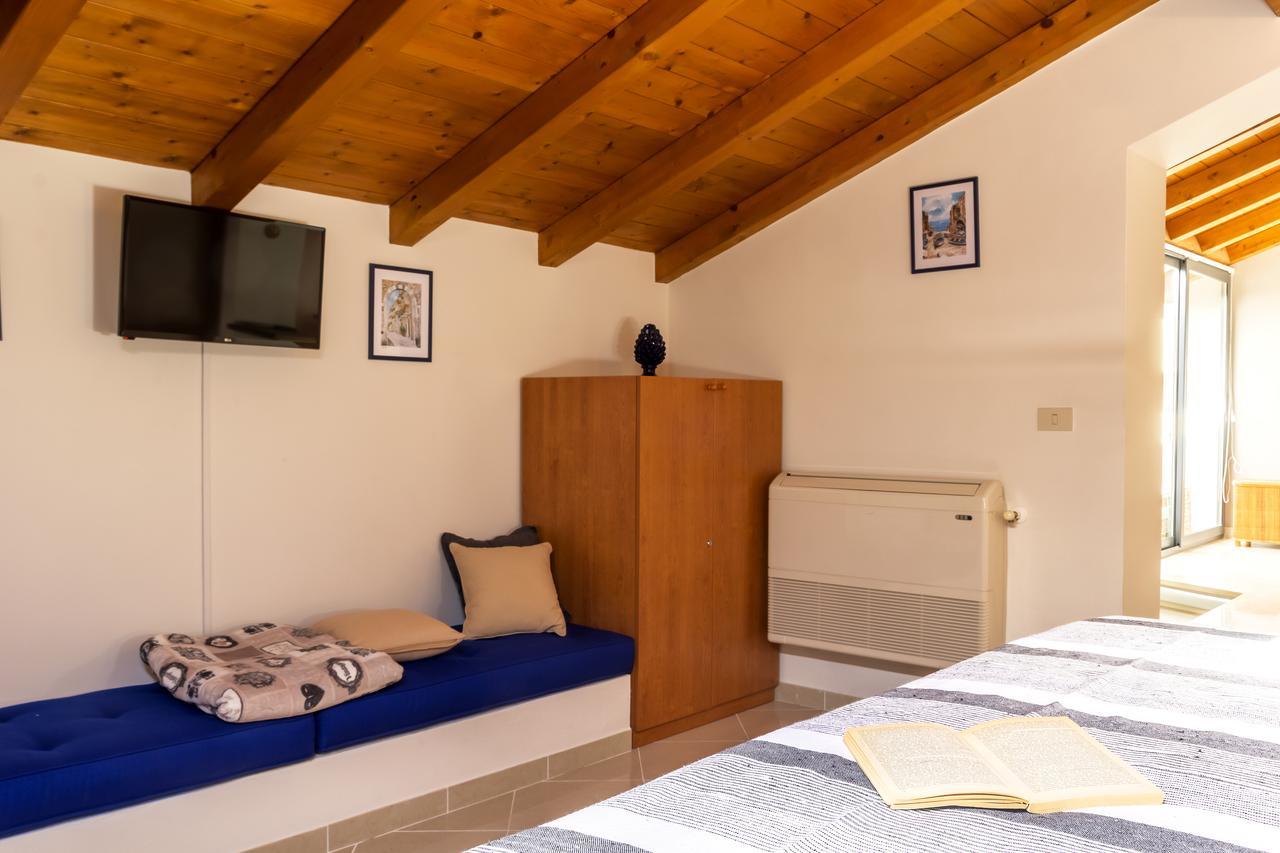 Amartia Apartments Taormina Exteriör bild